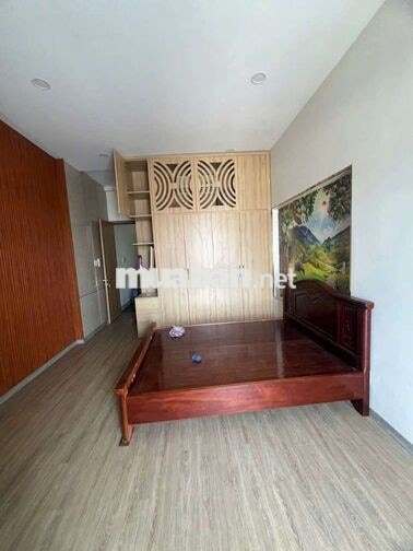 4x19m 3 lầu tại ttn18 có nội thất 4 máy lạnh 6pn 5wc 