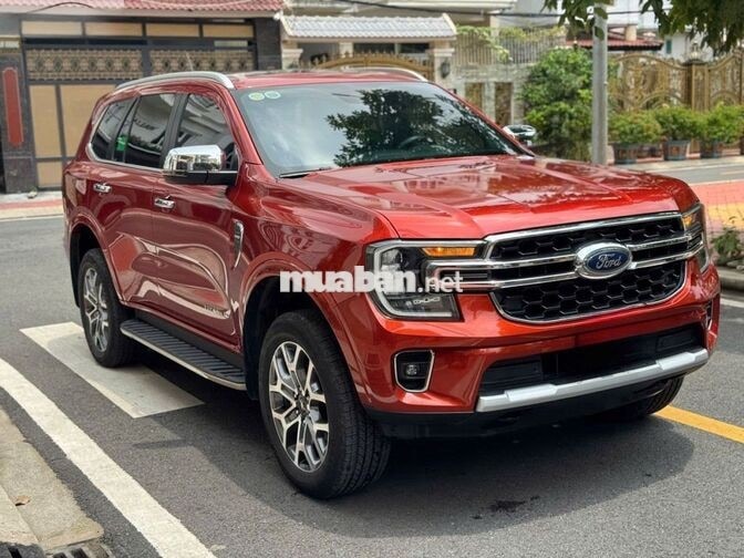 Ford Everest 2022 Titanium 7 chỗ Đỏ