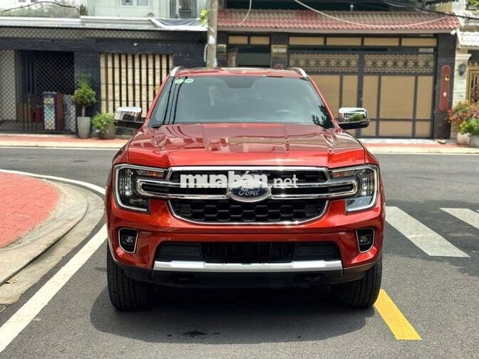 Ford Everest 2022 Titanium 7 chỗ Đỏ