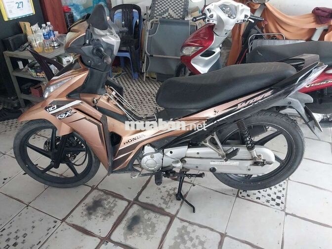 Honda Wave RSX màu vàng đồng