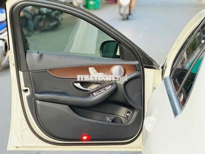 MERCEDES-BENZ C200 EXCLUSIVE Model 2021