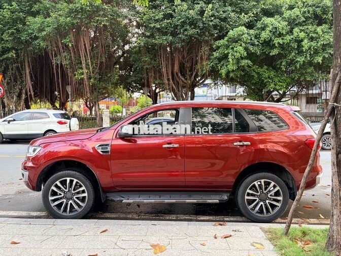 Ford Everest 2020 Titanium 7 chỗ Đỏ