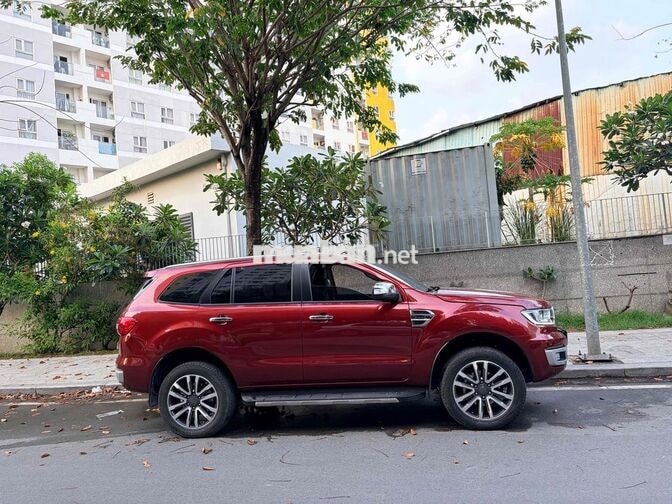 Ford Everest 2020 Titanium 7 chỗ Đỏ
