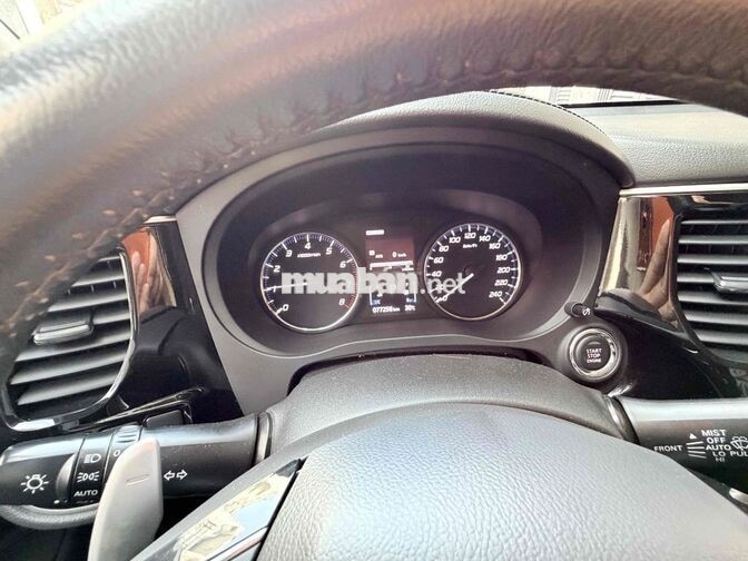 Mitsubishi Outlander 2019 2.4 CVT 4WD 7,7 vạn km