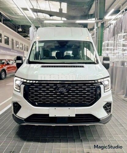 Ford Transit 2026 Premium 16 chỗ Trắng