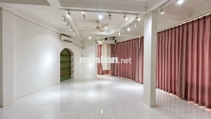 CHO THUÊ NHÀ KINH DOANH 3,5 TẦNG LÔ GÓC KHU CHỢ ĐẦM 
