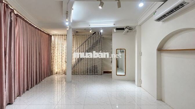 CHO THUÊ NHÀ KINH DOANH 3,5 TẦNG LÔ GÓC KHU CHỢ ĐẦM 