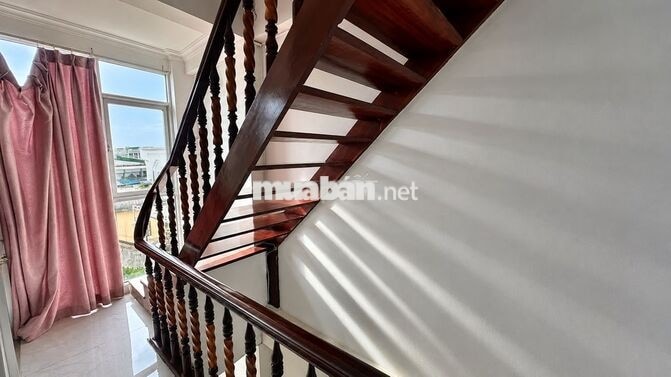 CHO THUÊ NHÀ KINH DOANH 3,5 TẦNG LÔ GÓC KHU CHỢ ĐẦM 