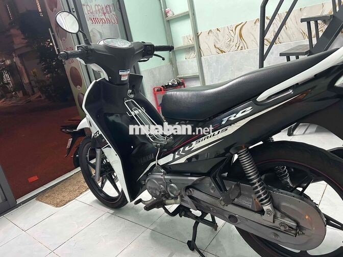 Yamaha Sirius RC Fi màu trắng đen