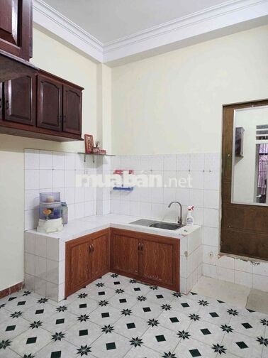 Cho thuê nhà nguyên căn. Đường Thành Thái, Phường 14. Quận 10