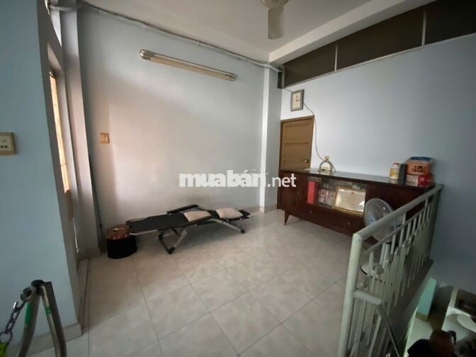 Cho Thuê MT 683 Xô Viết Nghệ Tĩnh. Đoạn 2 chiều. Trệt lửng 2 lầu. 