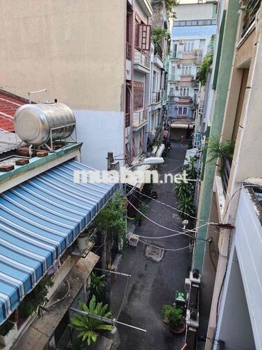 Cho thuê nhà nguyên căn. Đường Thành Thái, Phường 14. Quận 10