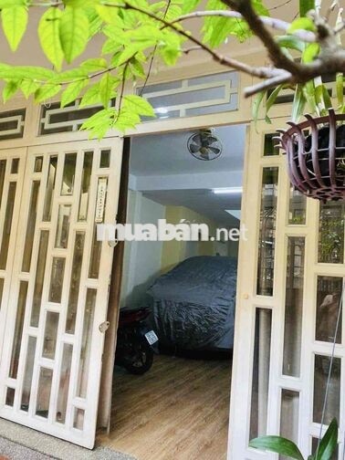 cho thuê nhà đẹp Xe Hơi ngủ Trong nhà, hẻm kinh doanh