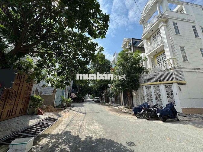Nhà Đẹp 1 Trệt 3 Lầu có sân thượng KDC Hưng Phú HBC 9,9tỷ