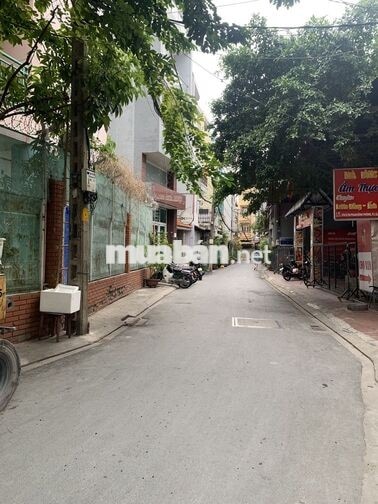 CHO THUÊ PHÒNG BAN CÔNG CAO CẤP- CÓ THANG MÁY