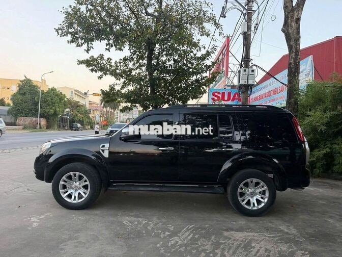 Ford Everest 2014 Limited 11 vạn km Đen