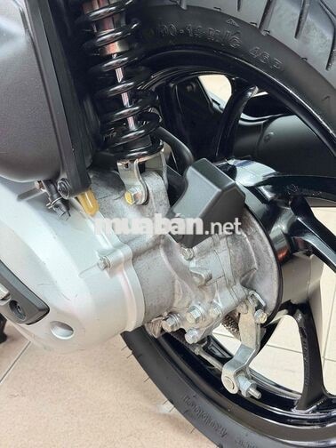Honda Vision 2022 màu Trắng đen sport nguyên rin .