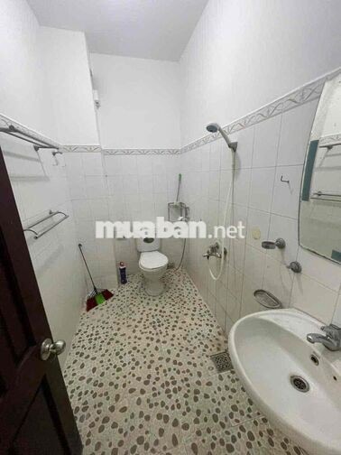 CHO THUÊ NHÀ NGUYÊN CĂN MT KINH DOANH 4x18m, TRỆT 2LẦU SÂN THƯỢNG 4PN
