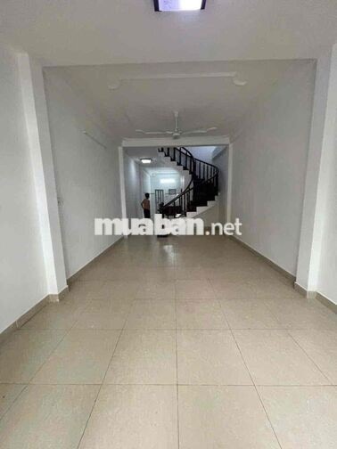 CHO THUÊ NHÀ NGUYÊN CĂN MT KINH DOANH 4x18m, TRỆT 2LẦU SÂN THƯỢNG 4PN