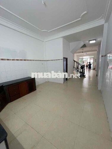 CHO THUÊ NHÀ NGUYÊN CĂN MT KINH DOANH 4x18m, TRỆT 2LẦU SÂN THƯỢNG 4PN