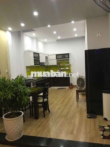 Cho thuê căn nhà mặt tiền trung tâm nha trang