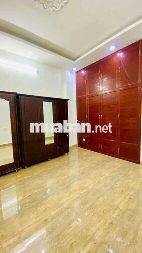 Nhà Cho Thuê Nguyên Căn Có Phòng Ngủ Tầng Trệt. Khu Phạm Hùng