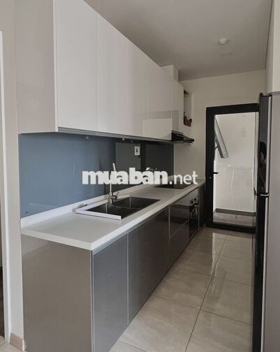 CHO THUÊ CĂN HỘ 2PN MONARCHY, GIÁ CHỈ 17 TRIỆU, FULL NỘI THẤT
