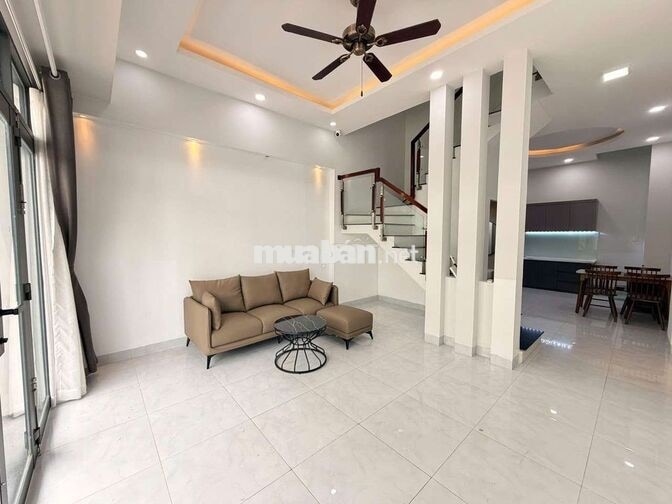Cho thuê nhà 3 tầng Full nội thất Khu VCN Phước Long gần Đường Số 28
