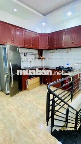 🔥Nhà thuê nguyên căn (10tr) 👉Đường Phạm Hùng. -- giáp quận 8