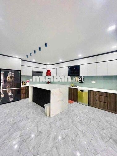 Biệt Thự gốc 2 MT khu Tên Lửa 10x20,2 Lầu,4 phòng