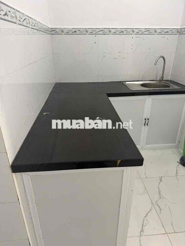 cần cho thuê nhà nguyên căng hẻm xe hơi cách đường huỳnh tan phát 200m