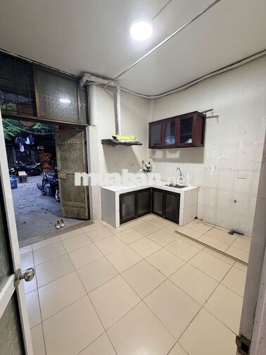 Chính chủ cho thuê lại căn hộ tập thể 60m2 Tầng 1 Kim Liên.