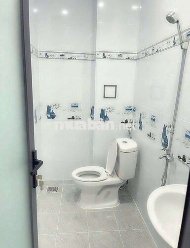 Nhà 1 trệt 3 lầu sân thượng Đường liên khu 5_6 Bình Hưng Hòa B 