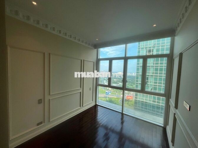 Cho thuê căn góc Duplex 200m2 4Pn 3Wc View Q1
