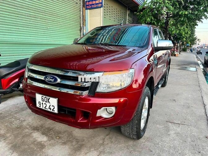 Ford Ranger 2013 số sàn đỏ