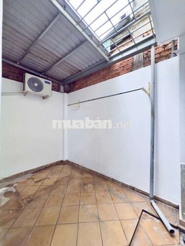 🏡 CĂN HỘ 2 PHÒNG NGỦ – SÂN SAU LỚN – FULL NỘI THẤT _ Khu Tên Lửa📍