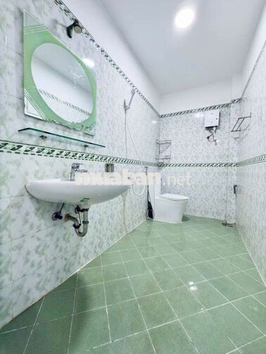 🏡 CĂN HỘ 2 PHÒNG NGỦ – SÂN SAU LỚN – FULL NỘI THẤT _ Khu Tên Lửa📍