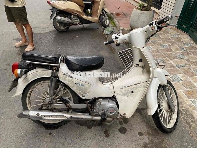 Cub 81- 50cc màu trắng ko cần bằng lái còn tốt