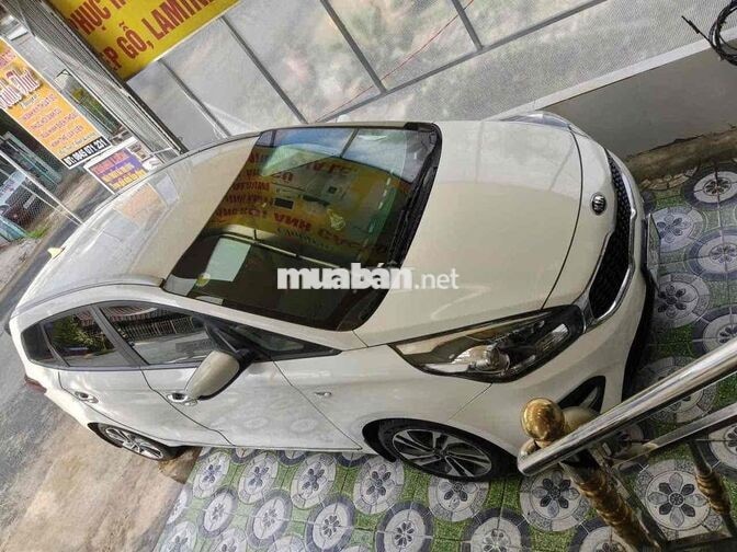 KIA Rondo 7 chỗ Xăng 21.403 km Trắng