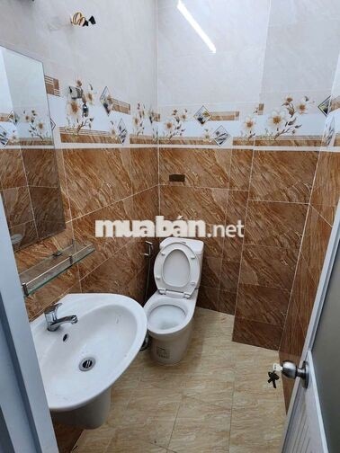 Cho thuê nhà 3 tầng 9tr HẺM 502 HUỲNH TẤN PHÁT -P. BÌNH THUẬN - QUẬN 7