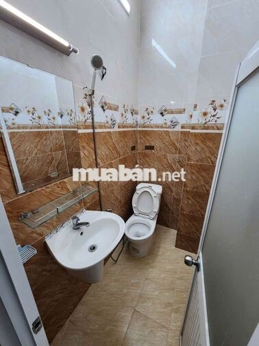 Cho thuê nhà 3 tầng 9tr HẺM 502 HUỲNH TẤN PHÁT -P. BÌNH THUẬN - QUẬN 7