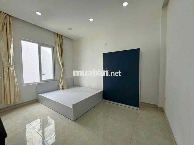 Cho thuê phòng trọ CMT8 có bancong gần ĐH Hoa Sen vòng xoay Dân Chủ
