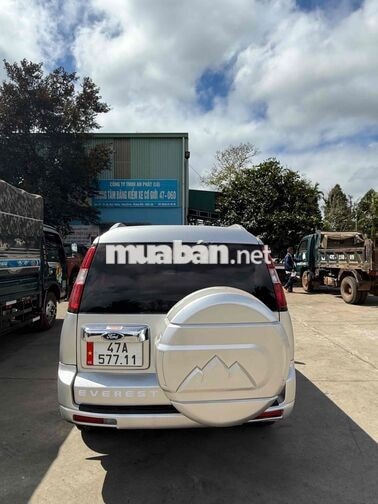 Ford Everest 2015 7 chỗ Bạc