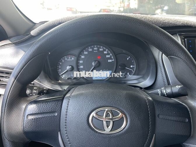 Toyota Vios 5 chỗ Số sàn Trắng