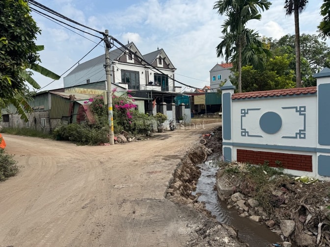 Cho thuê nhà xưởng xây dụng trên đất thổ cư 