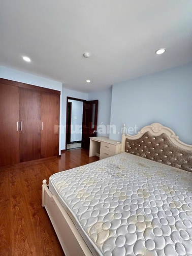 Cần bán căn hộ Giai Việt - 150m2 3PN sổ hồng riêng. Giá: 6 tỷ