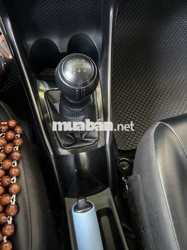 Toyota Vios 5 chỗ Số sàn Trắng