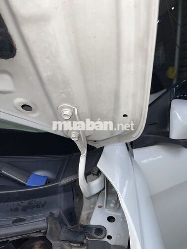 Toyota Vios 5 chỗ Số sàn Trắng