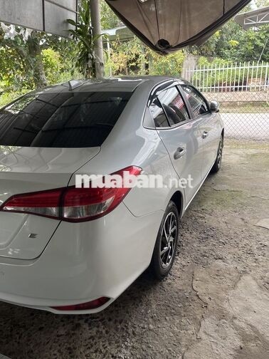 Toyota Vios 5 chỗ Số sàn Trắng