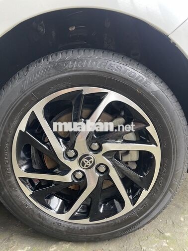 Toyota Vios 5 chỗ Số sàn Trắng
